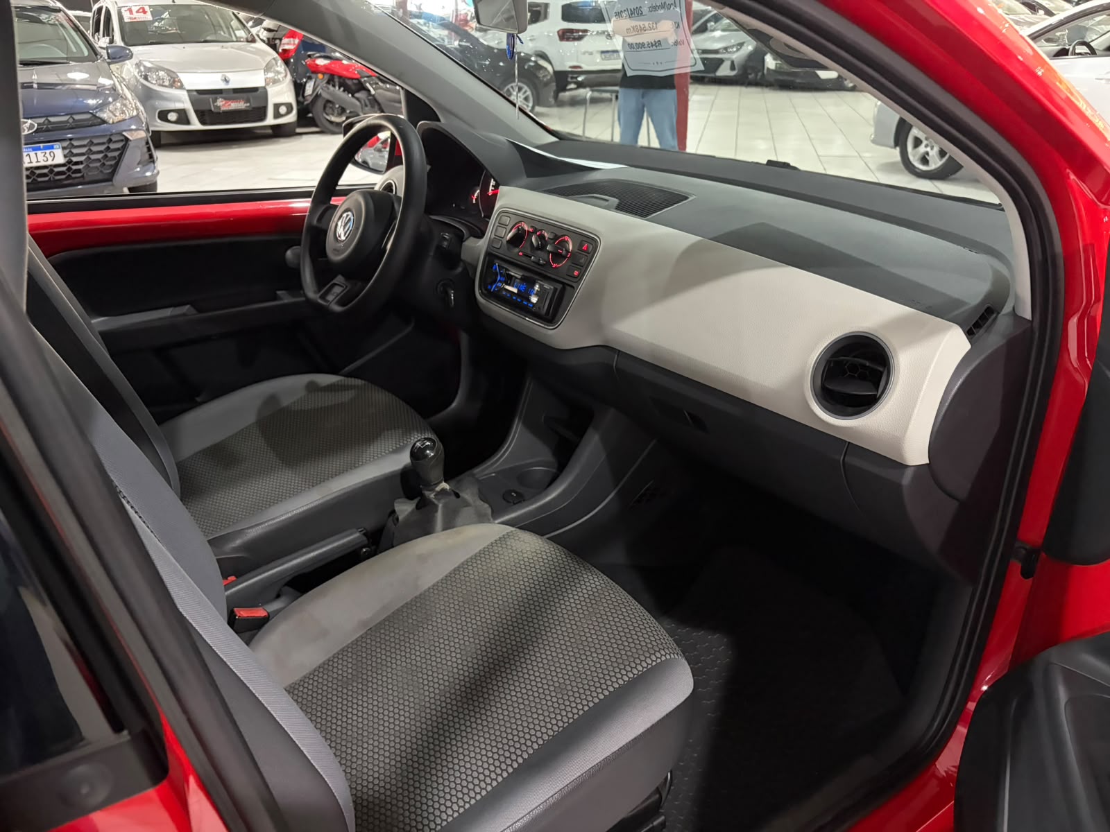 VOLKSWAGEN UP