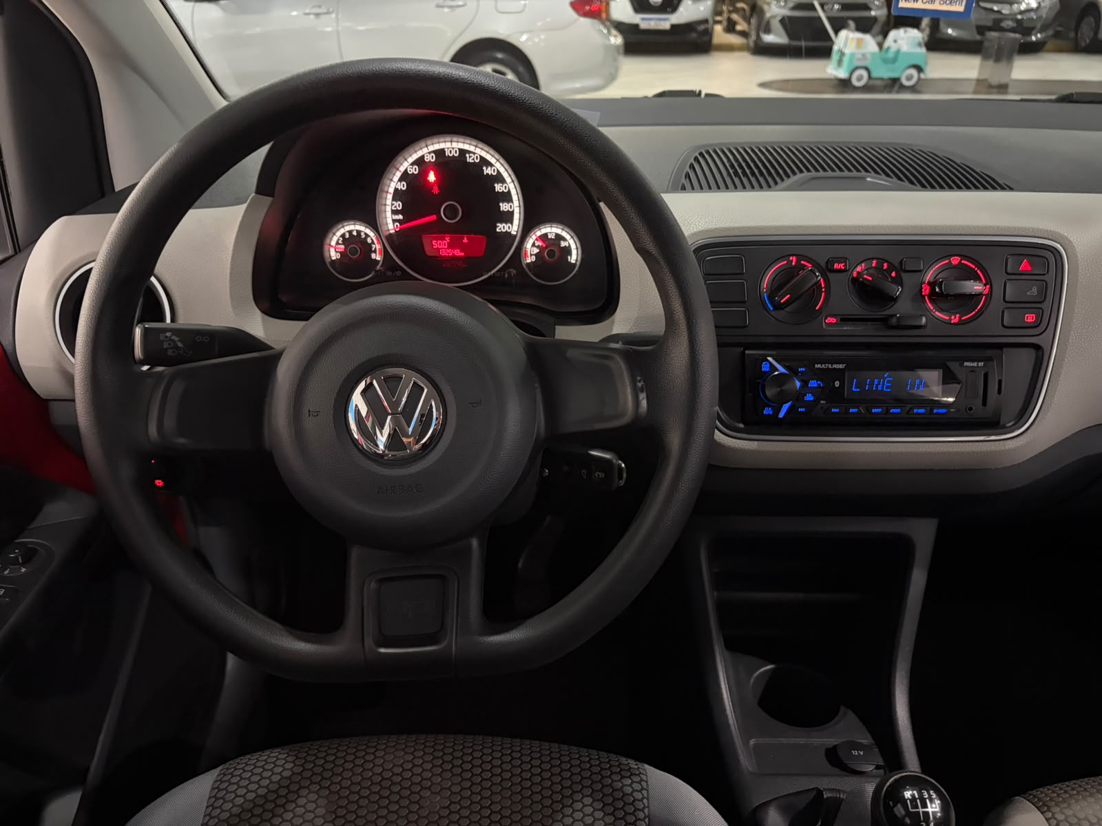VOLKSWAGEN UP