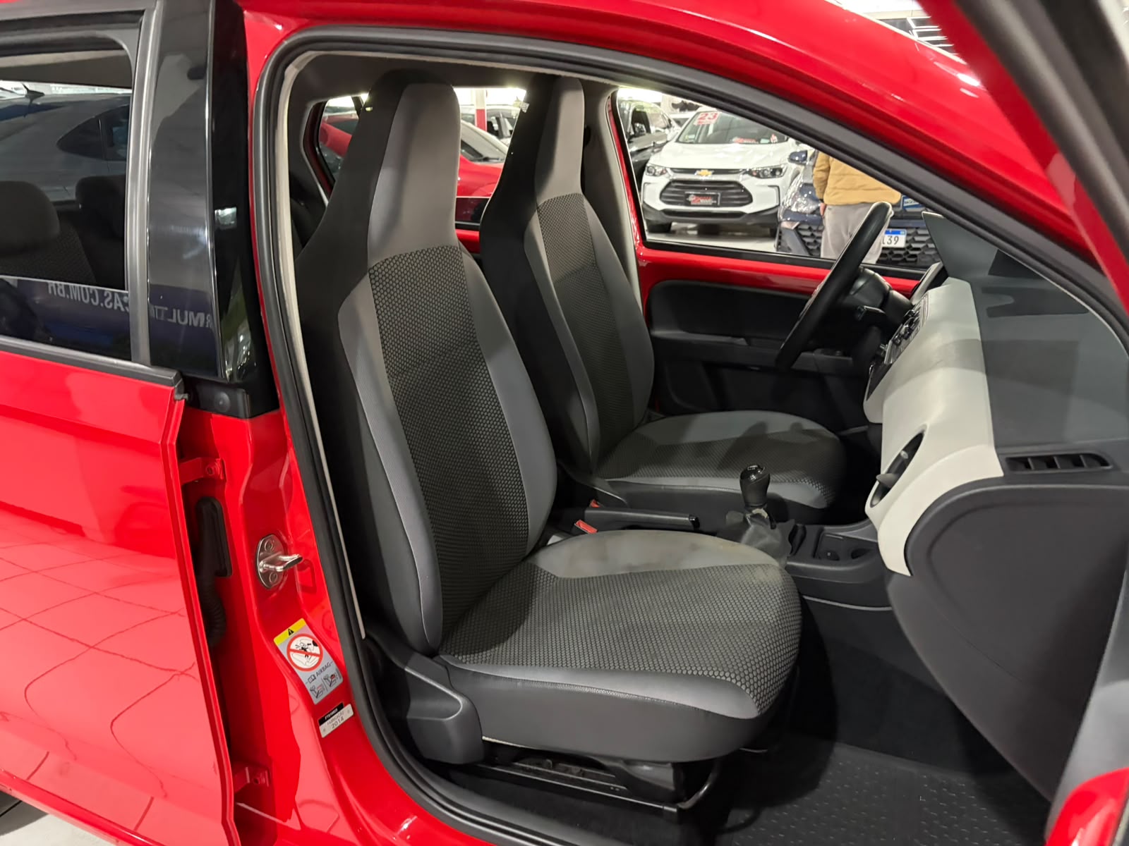 VOLKSWAGEN UP