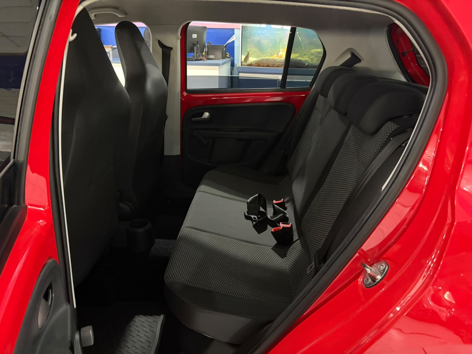 VOLKSWAGEN UP