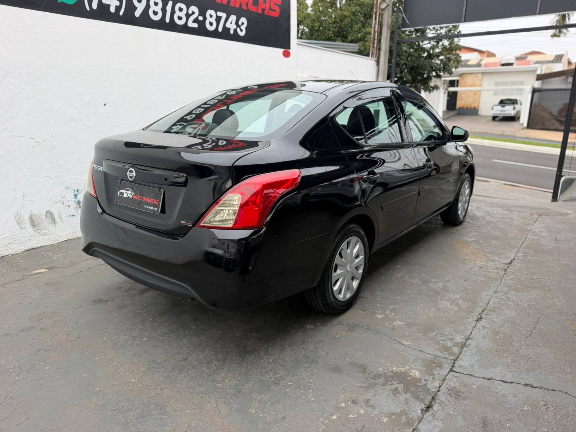 NISSAN VERSA