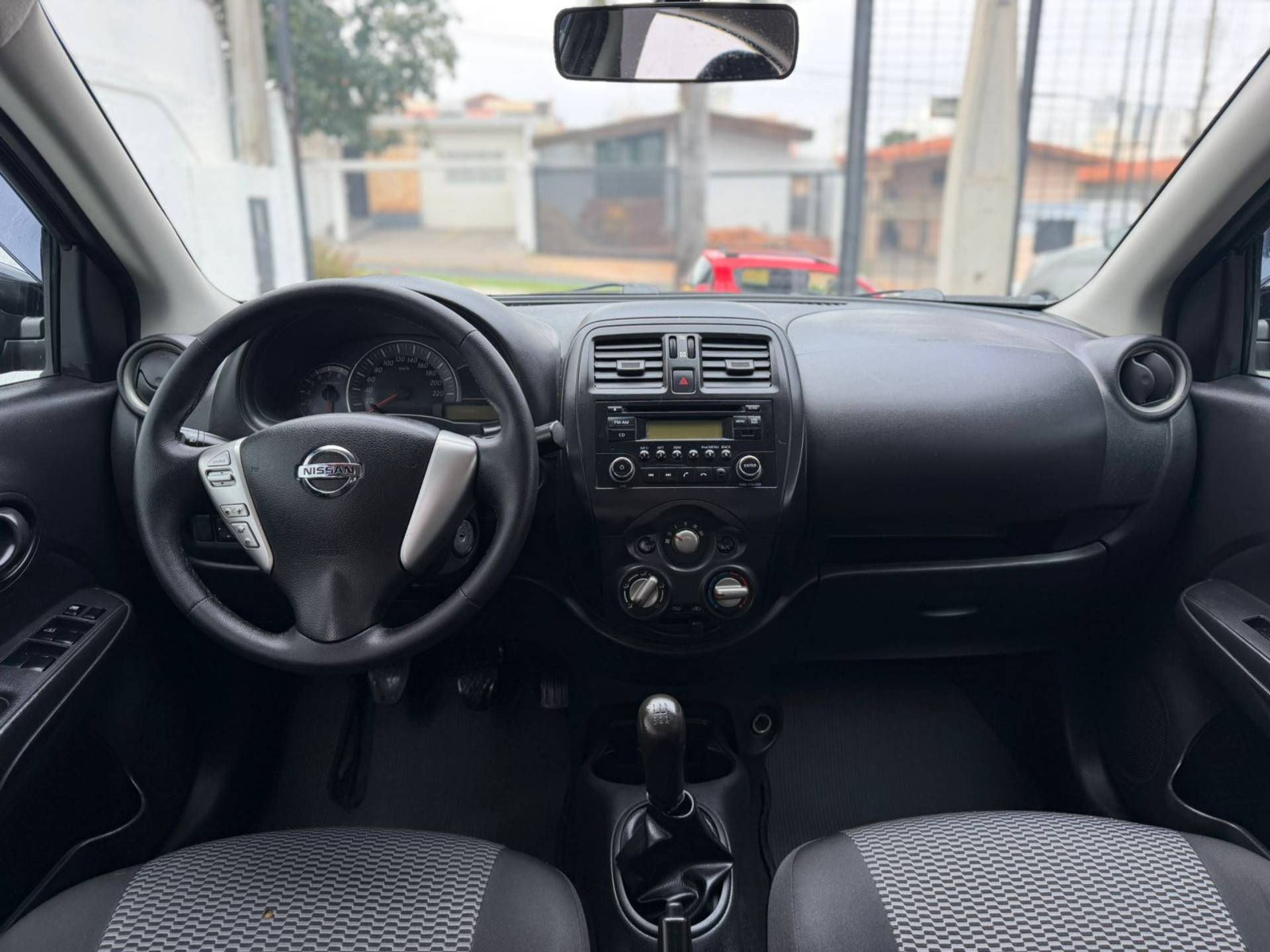 NISSAN VERSA