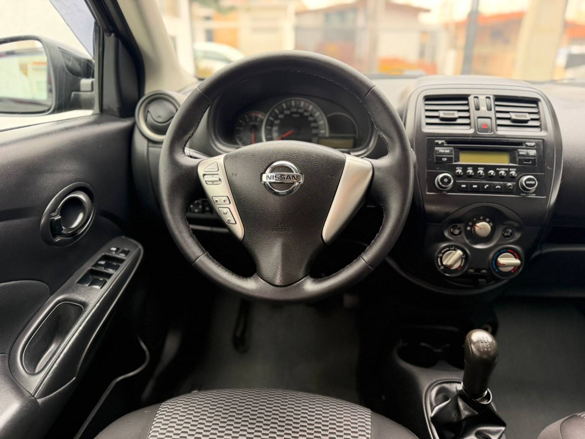 NISSAN VERSA