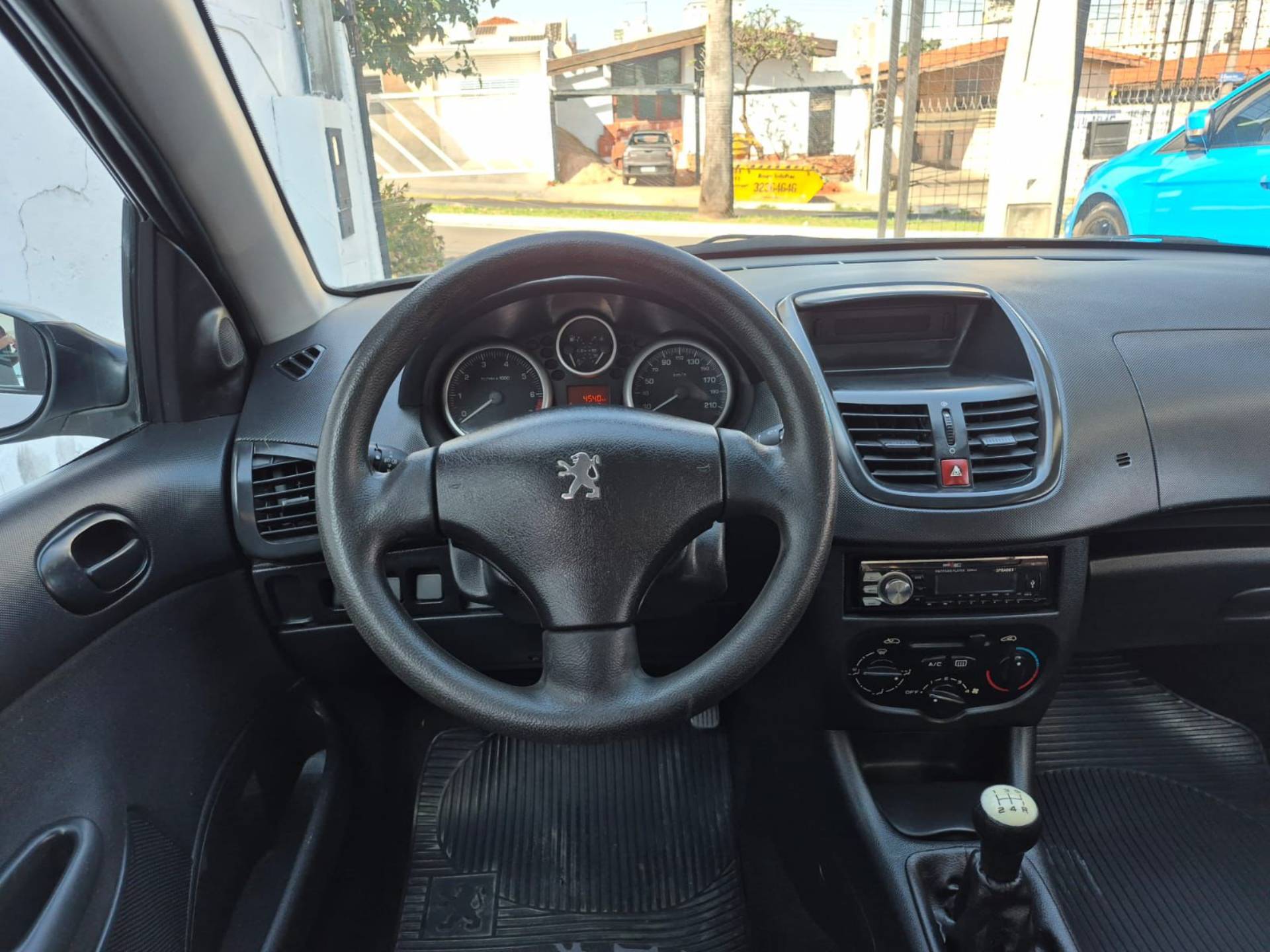 PEUGEOT 207