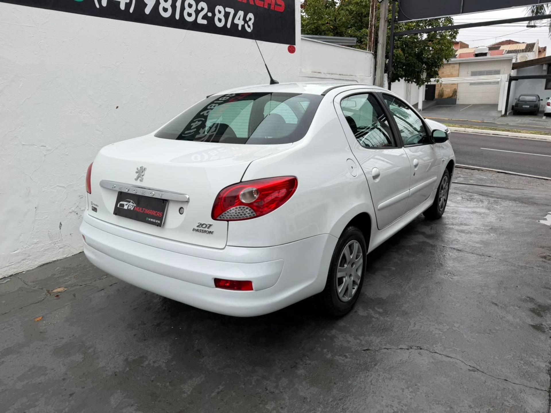 PEUGEOT 207