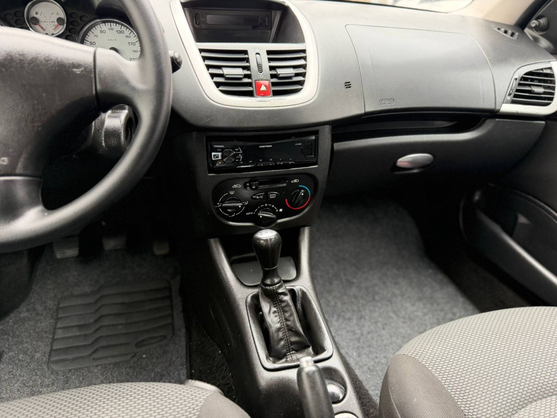 PEUGEOT 207