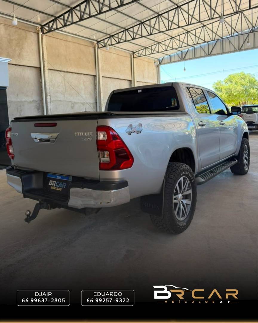 TOYOTA HILUX