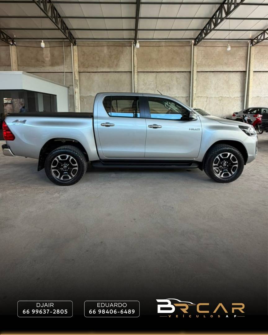 TOYOTA HILUX
