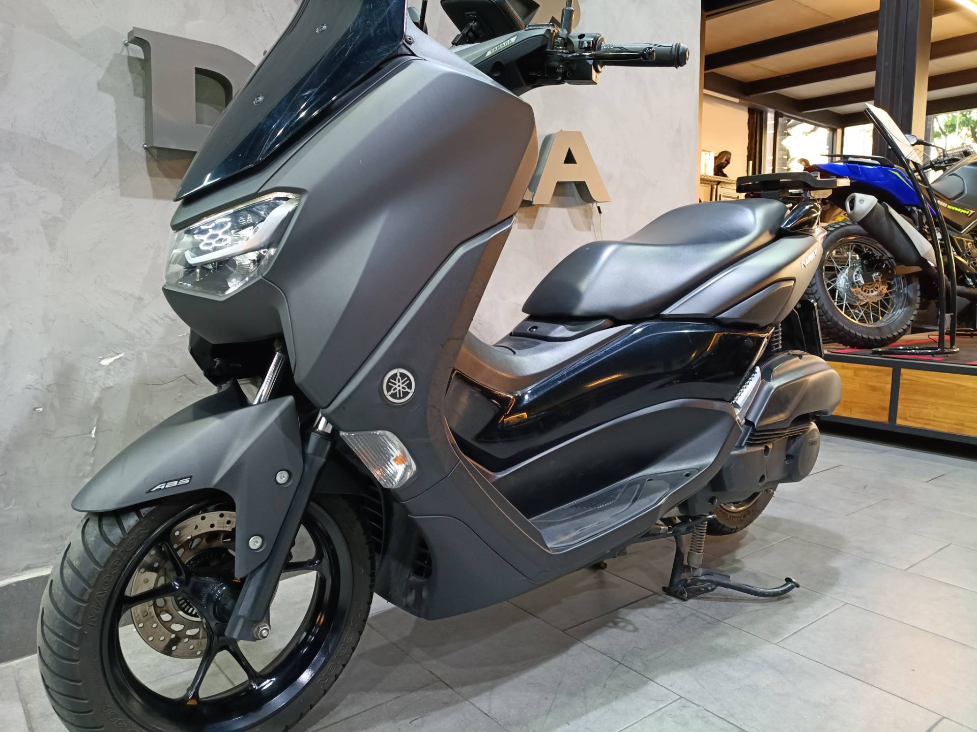 YAMAHA NMAX 160 ABS