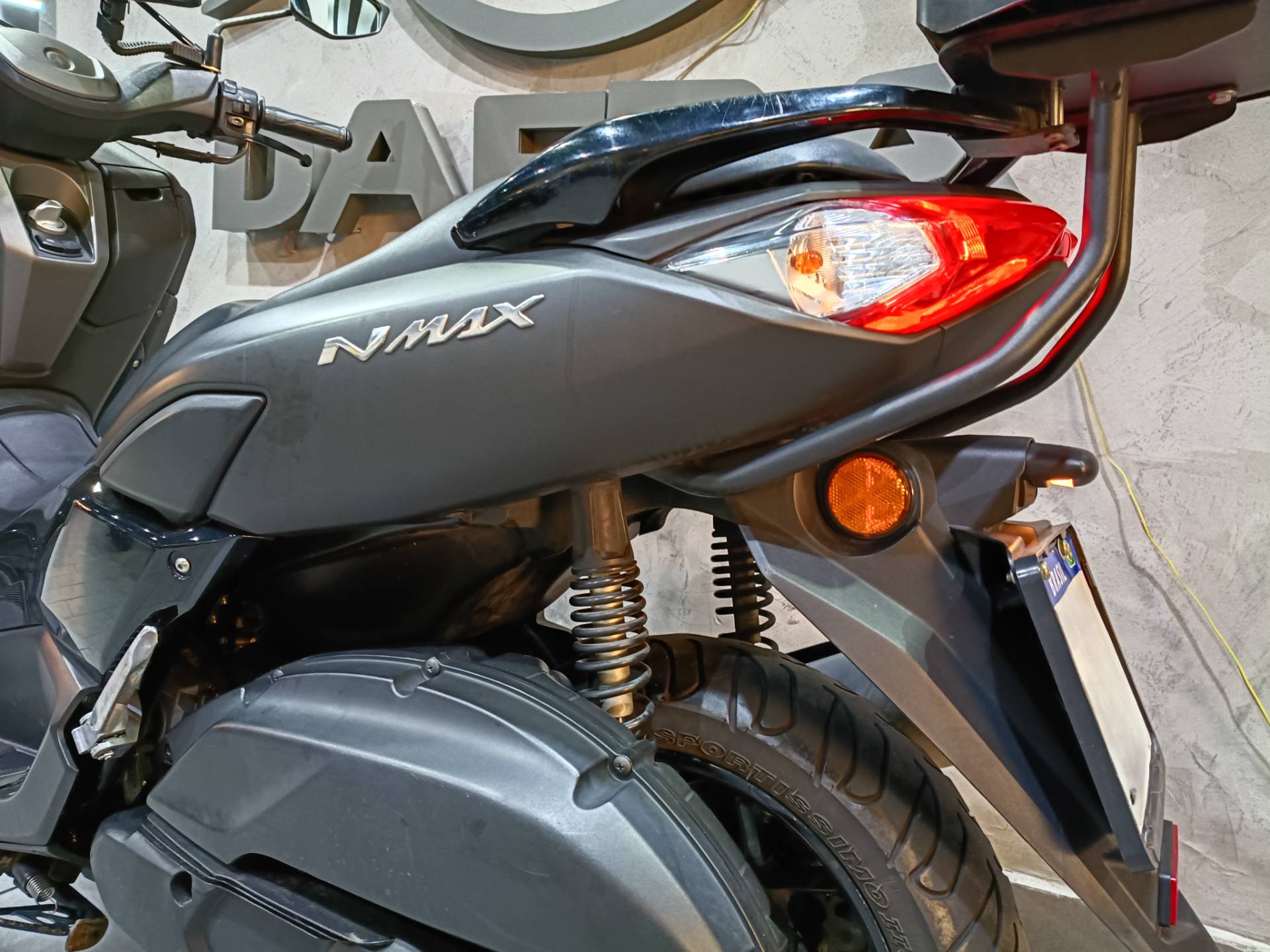 YAMAHA NMAX 160 ABS