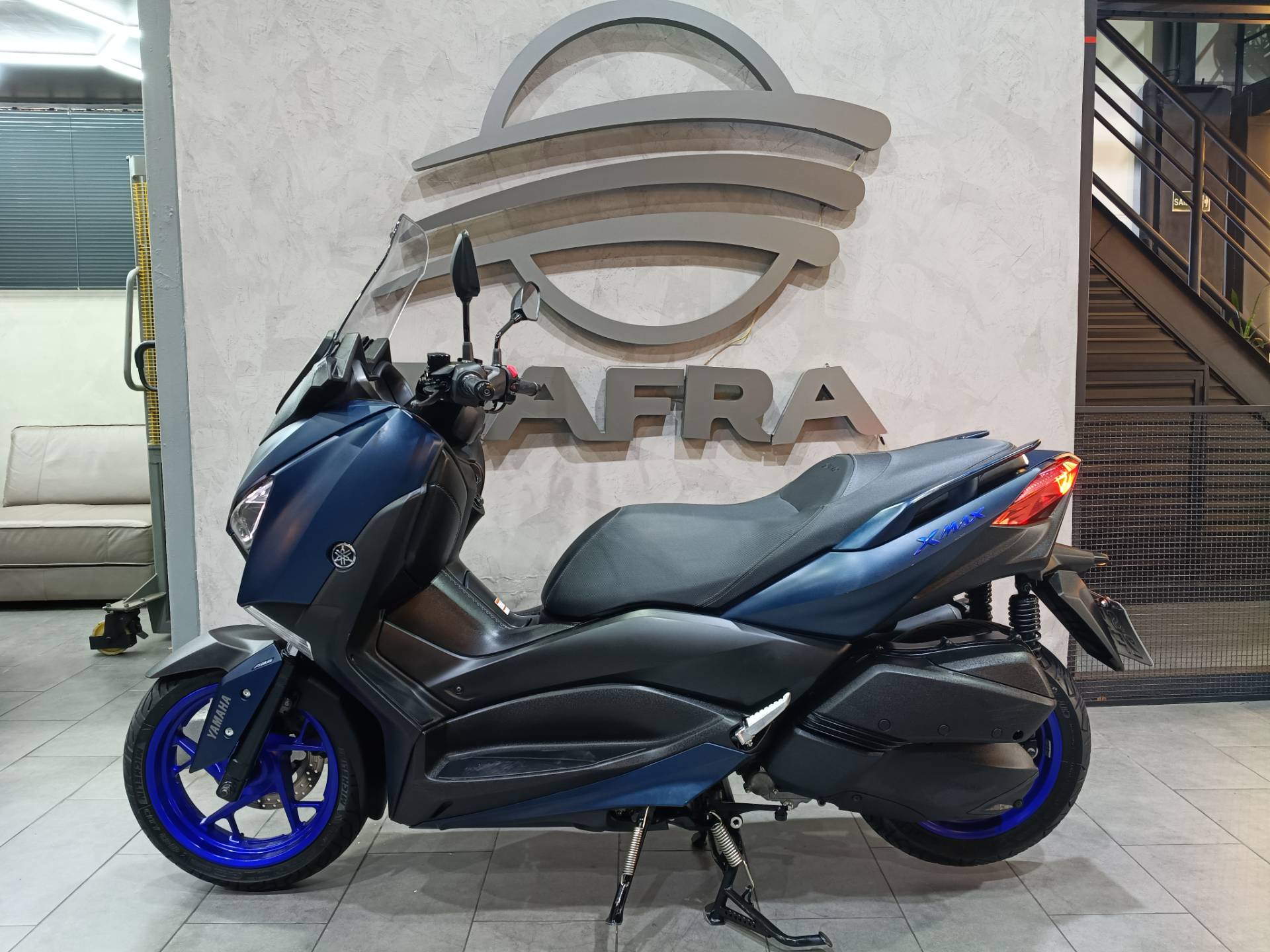 YAMAHA XMAX ABS