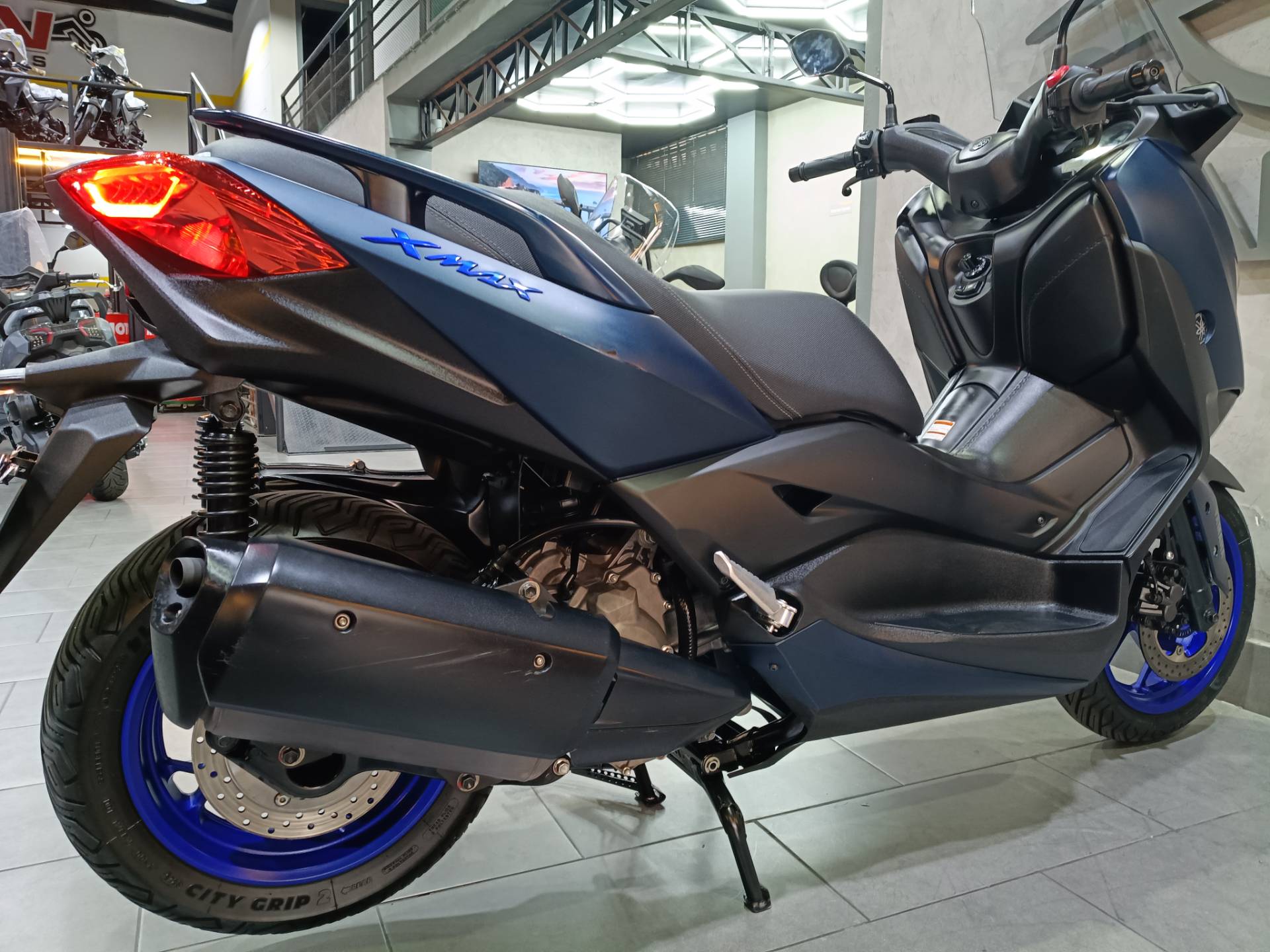 YAMAHA XMAX ABS