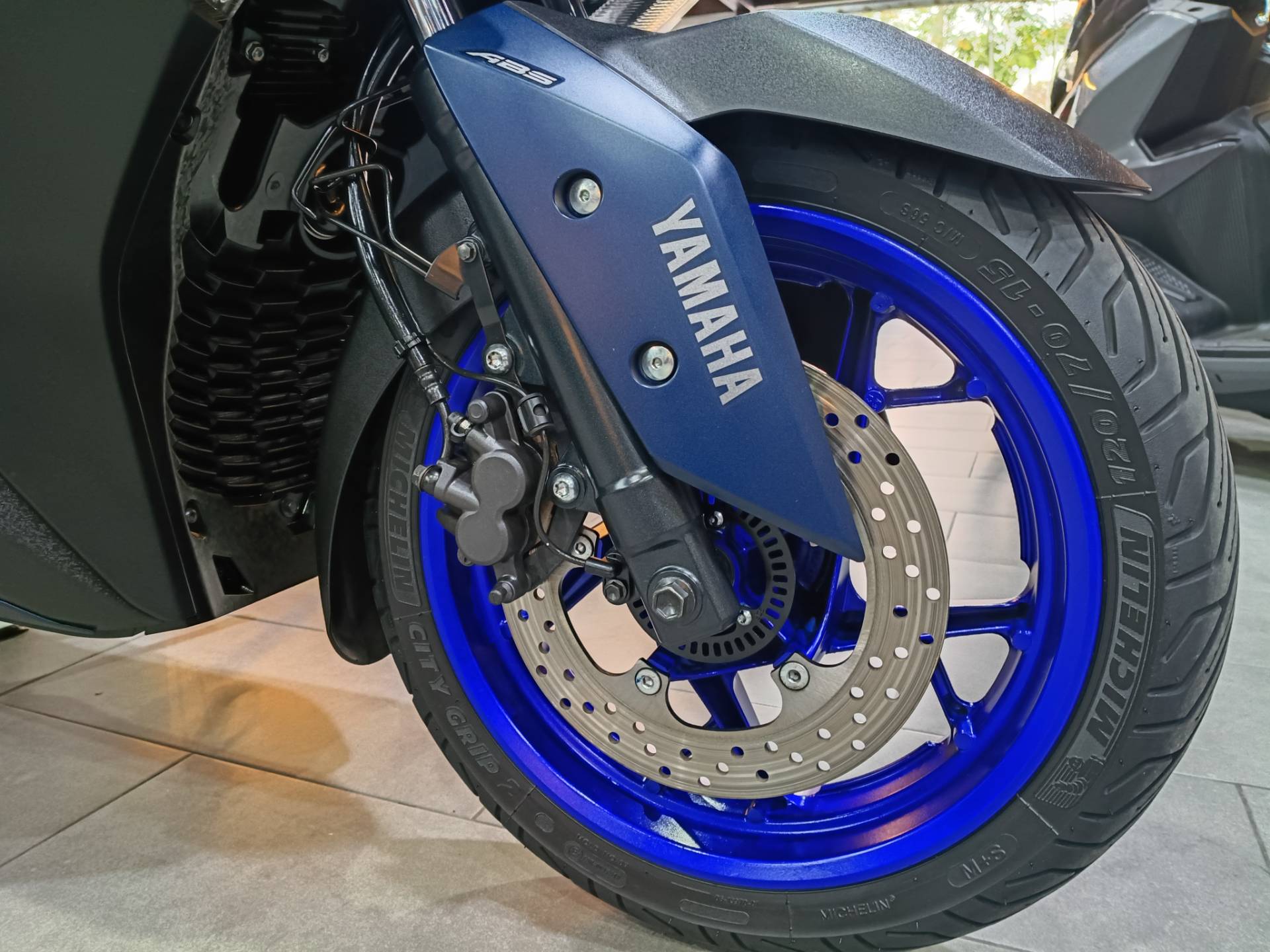 YAMAHA XMAX ABS