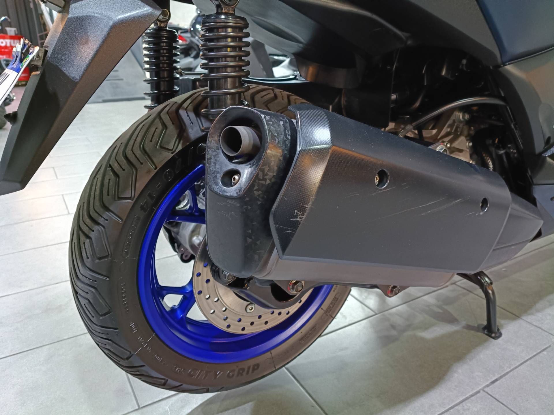 YAMAHA XMAX ABS