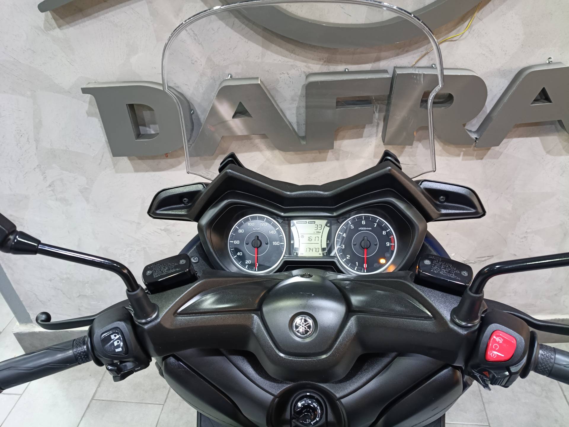 YAMAHA XMAX ABS