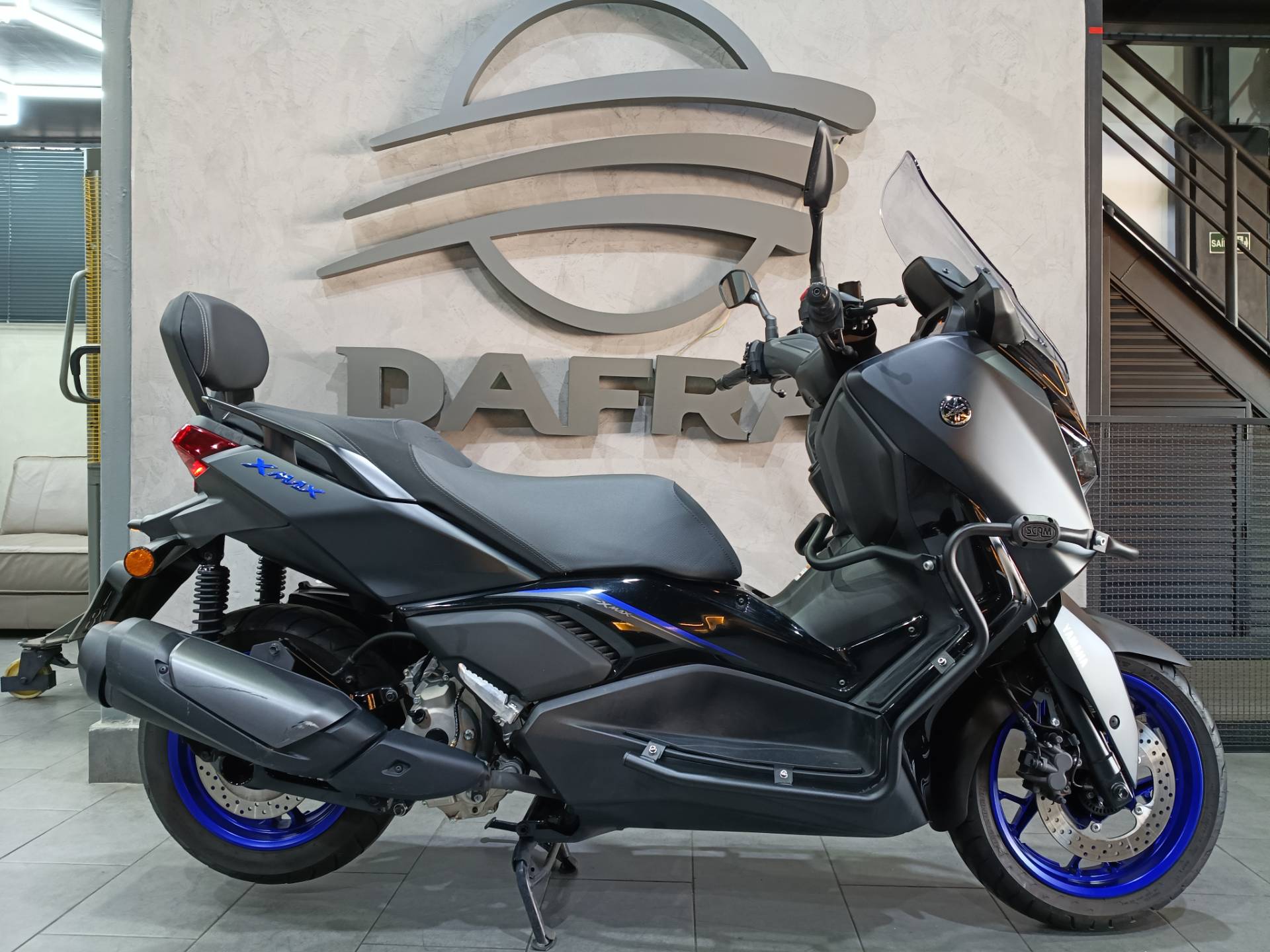 YAMAHA XMAX 300 CONNECTED ABS