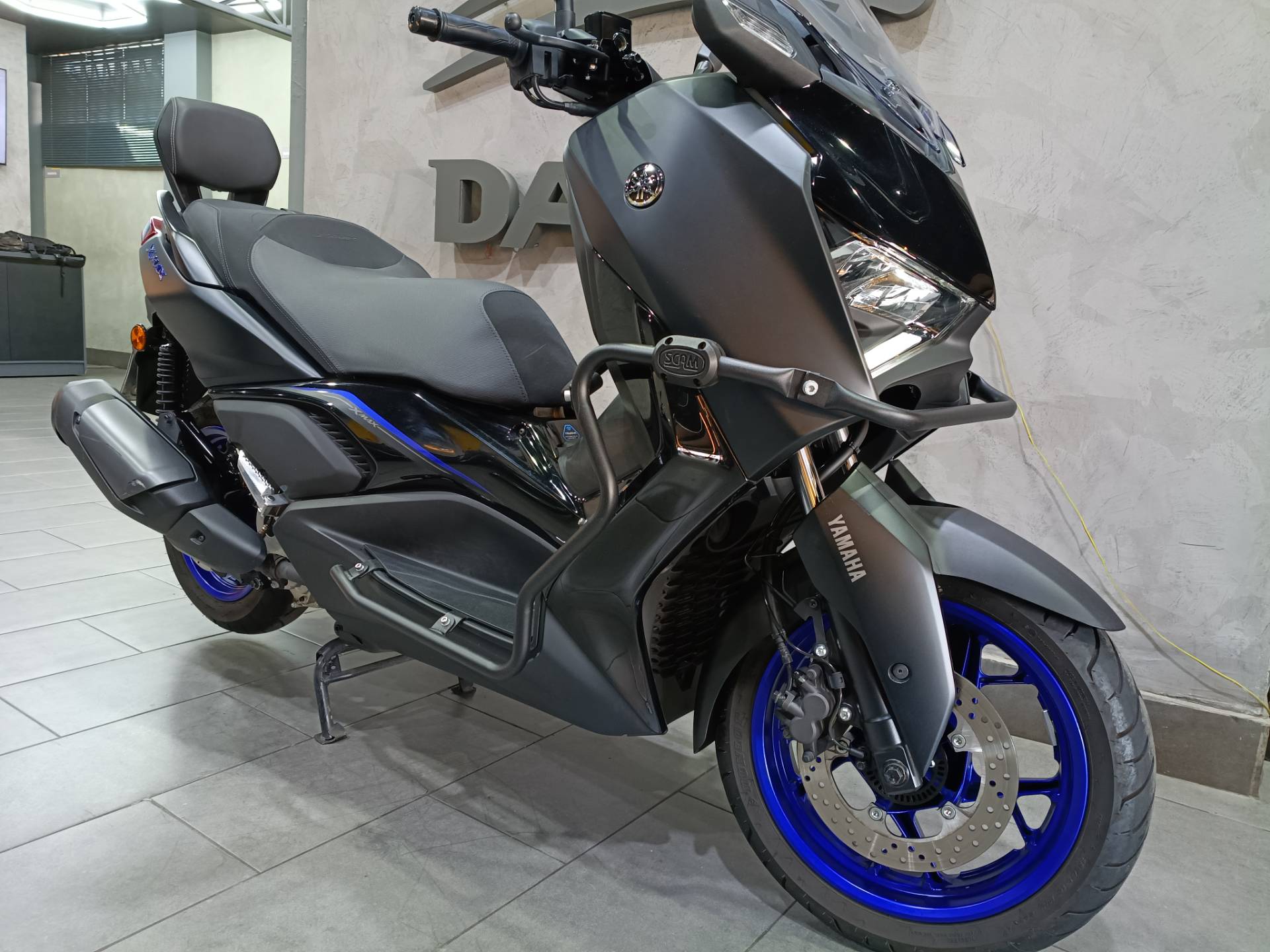YAMAHA XMAX 300 CONNECTED ABS