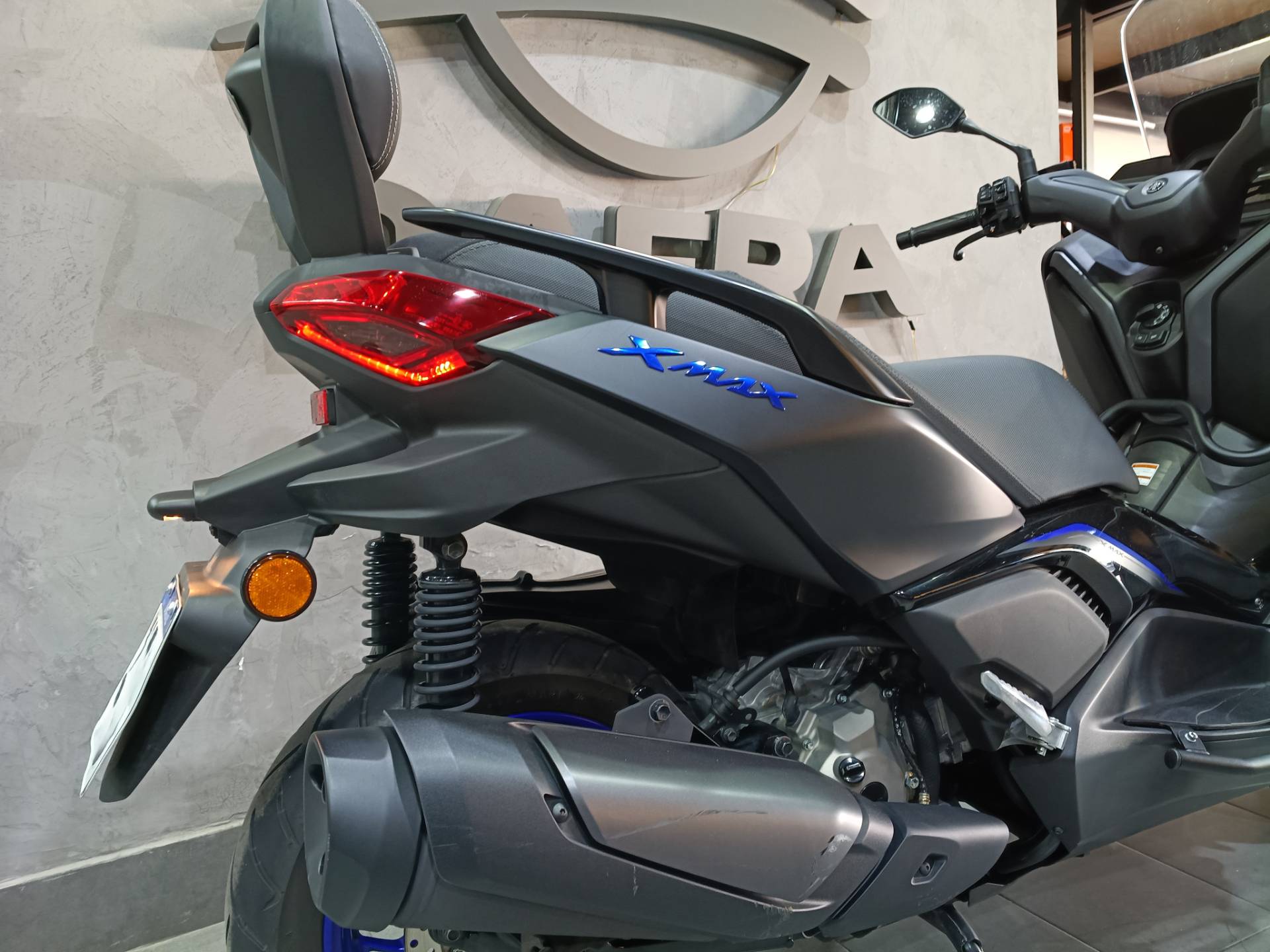 YAMAHA XMAX 300 CONNECTED ABS
