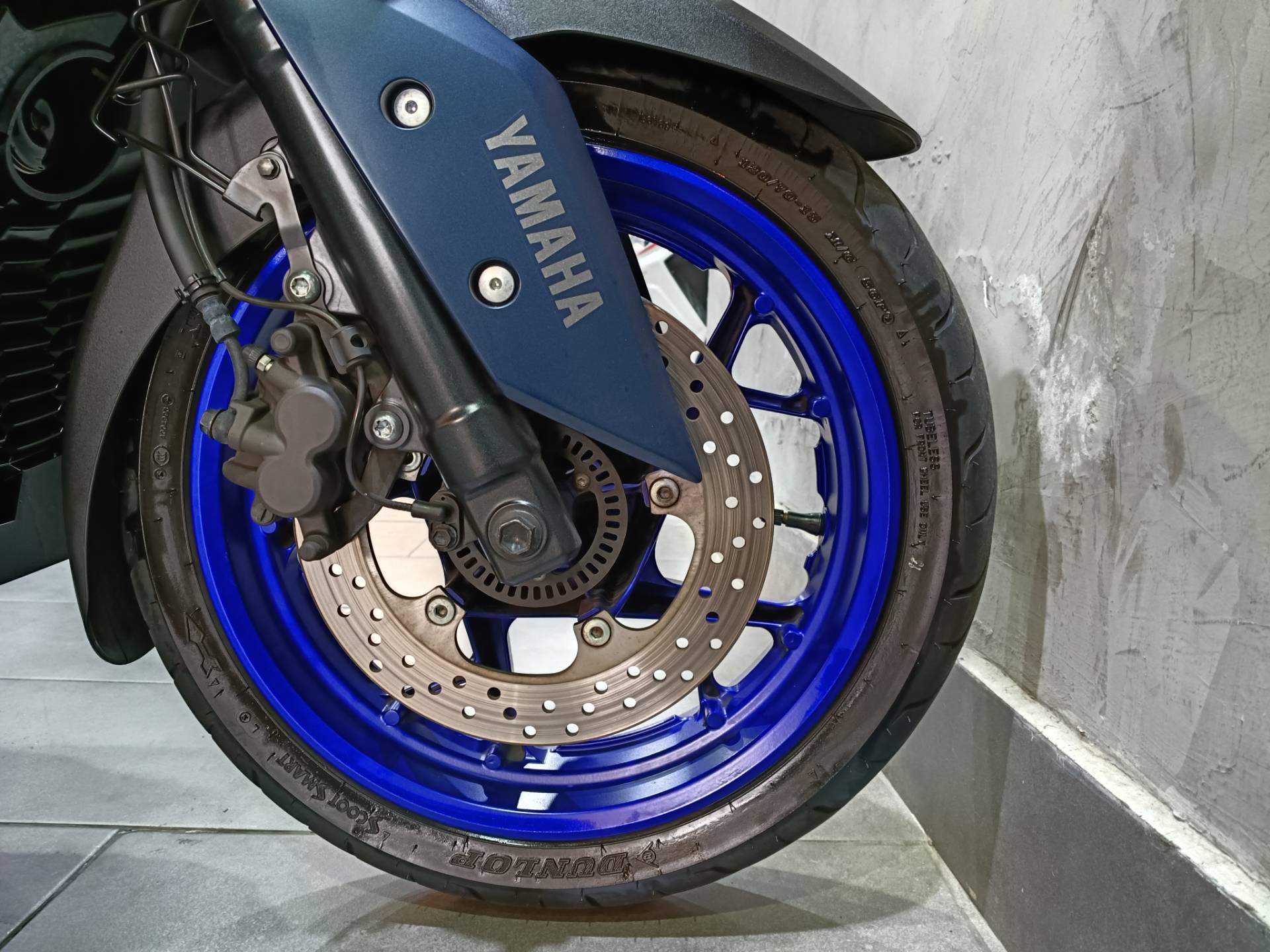 YAMAHA XMAX ABS