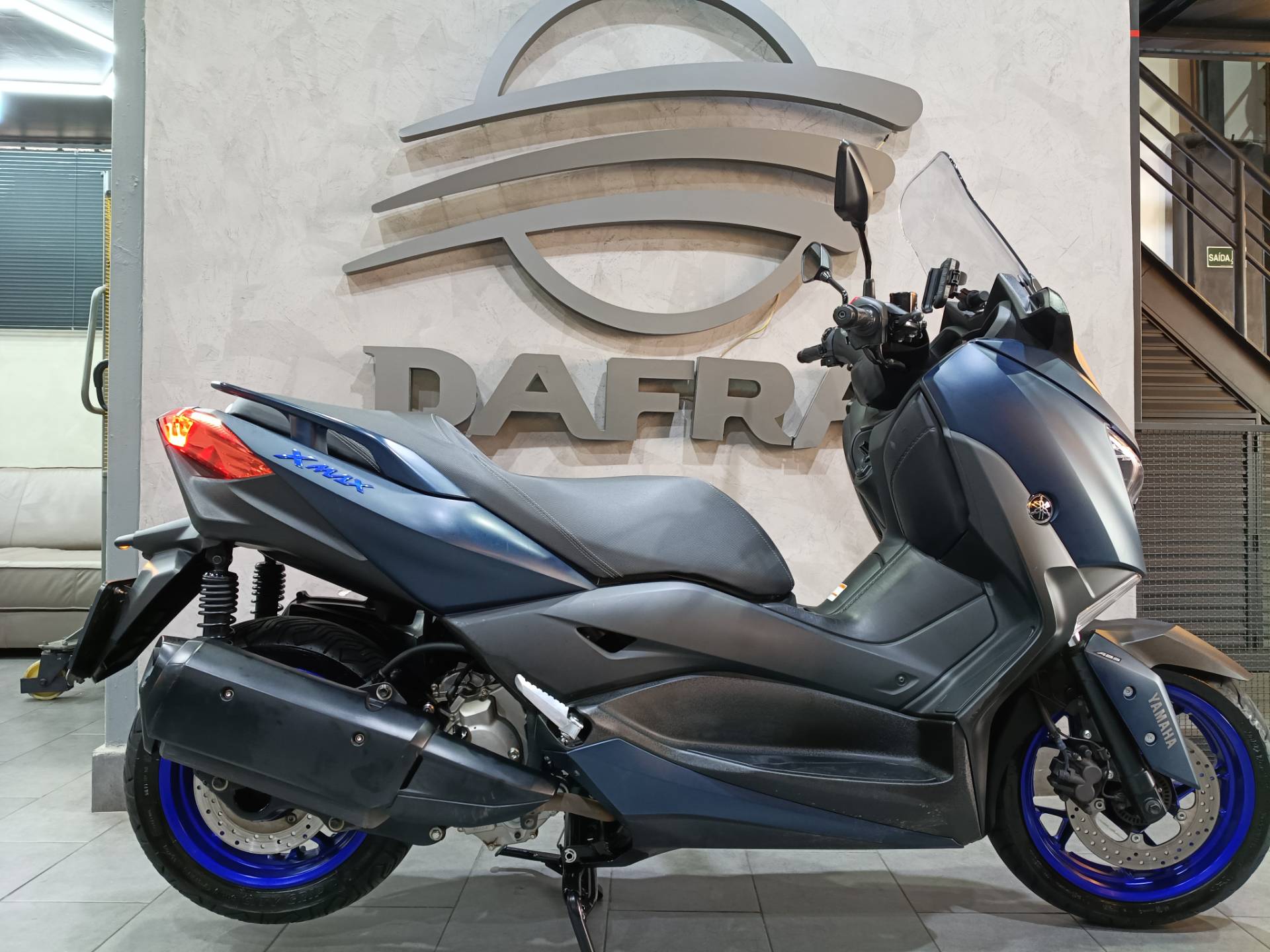 YAMAHA XMAX ABS