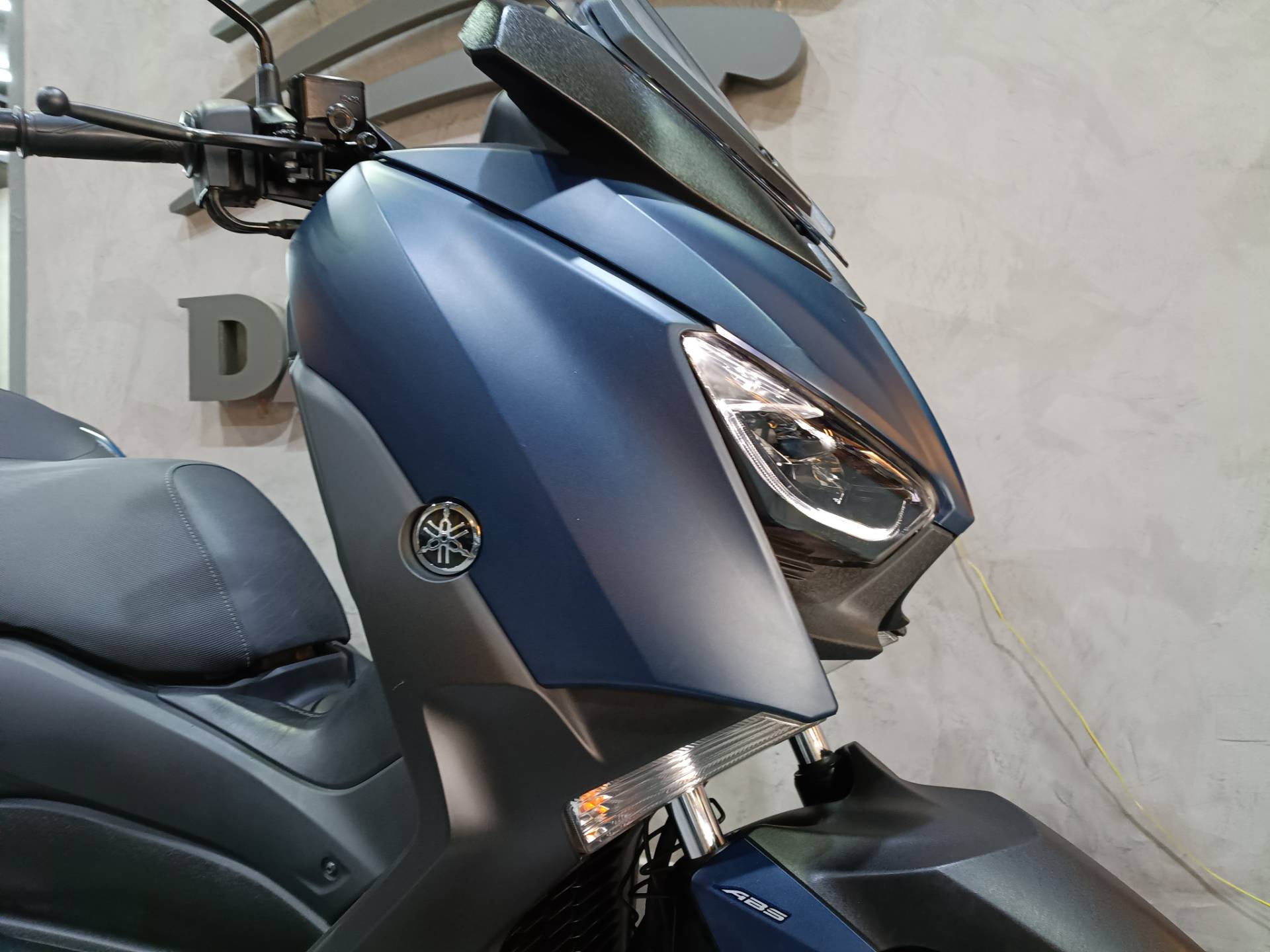 YAMAHA XMAX ABS