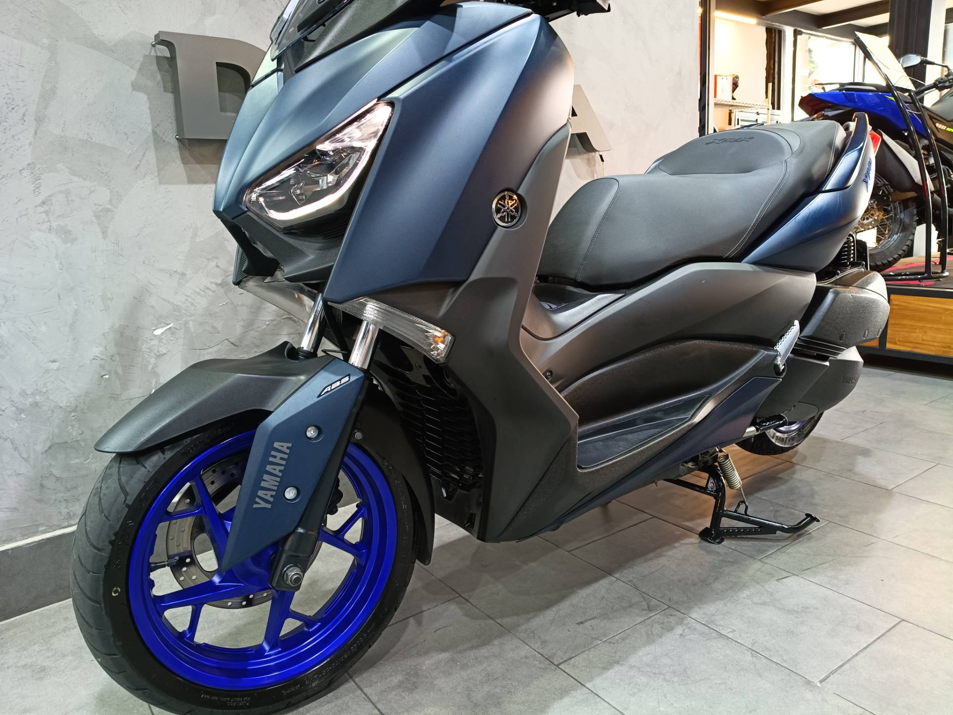 YAMAHA XMAX ABS