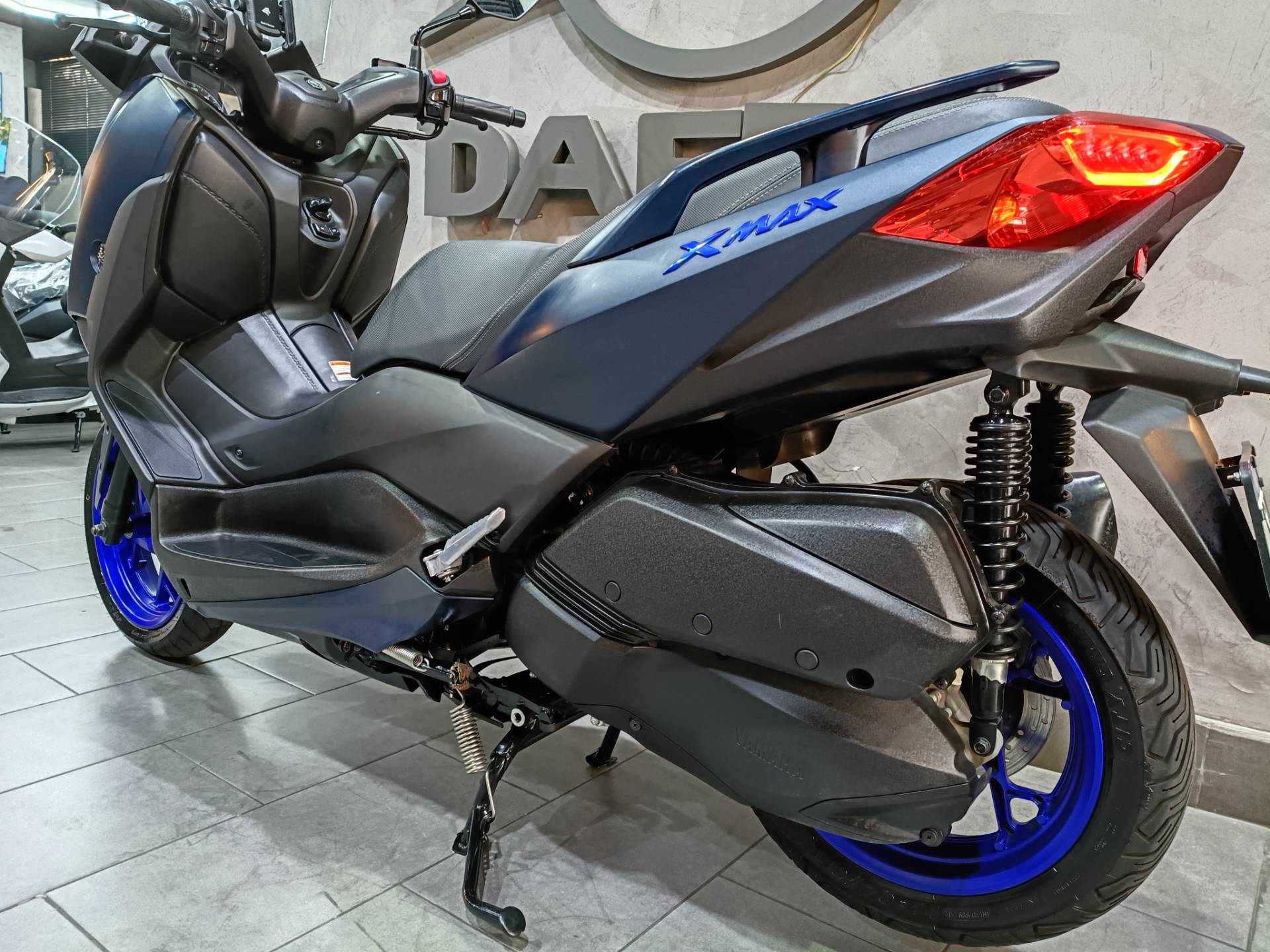 YAMAHA XMAX ABS