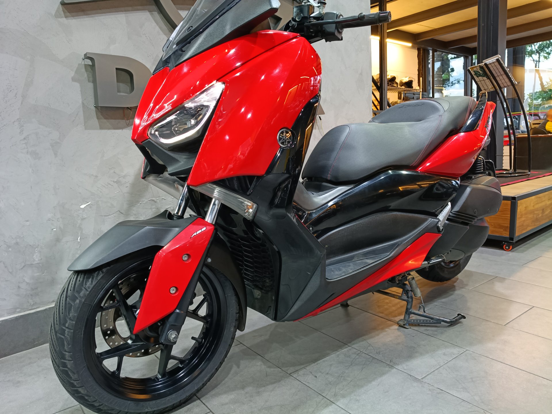 YAMAHA XMAX ABS