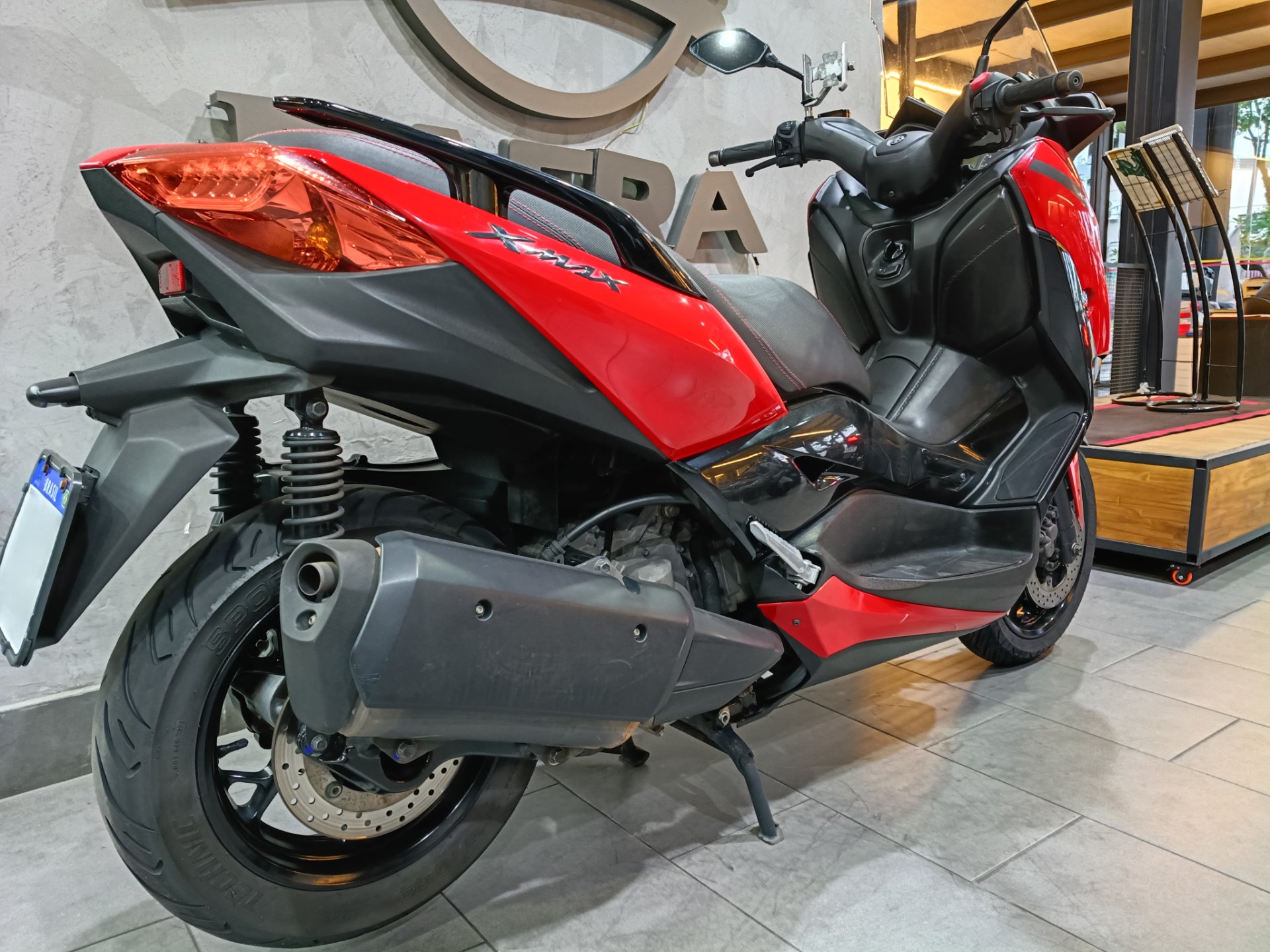 YAMAHA XMAX ABS