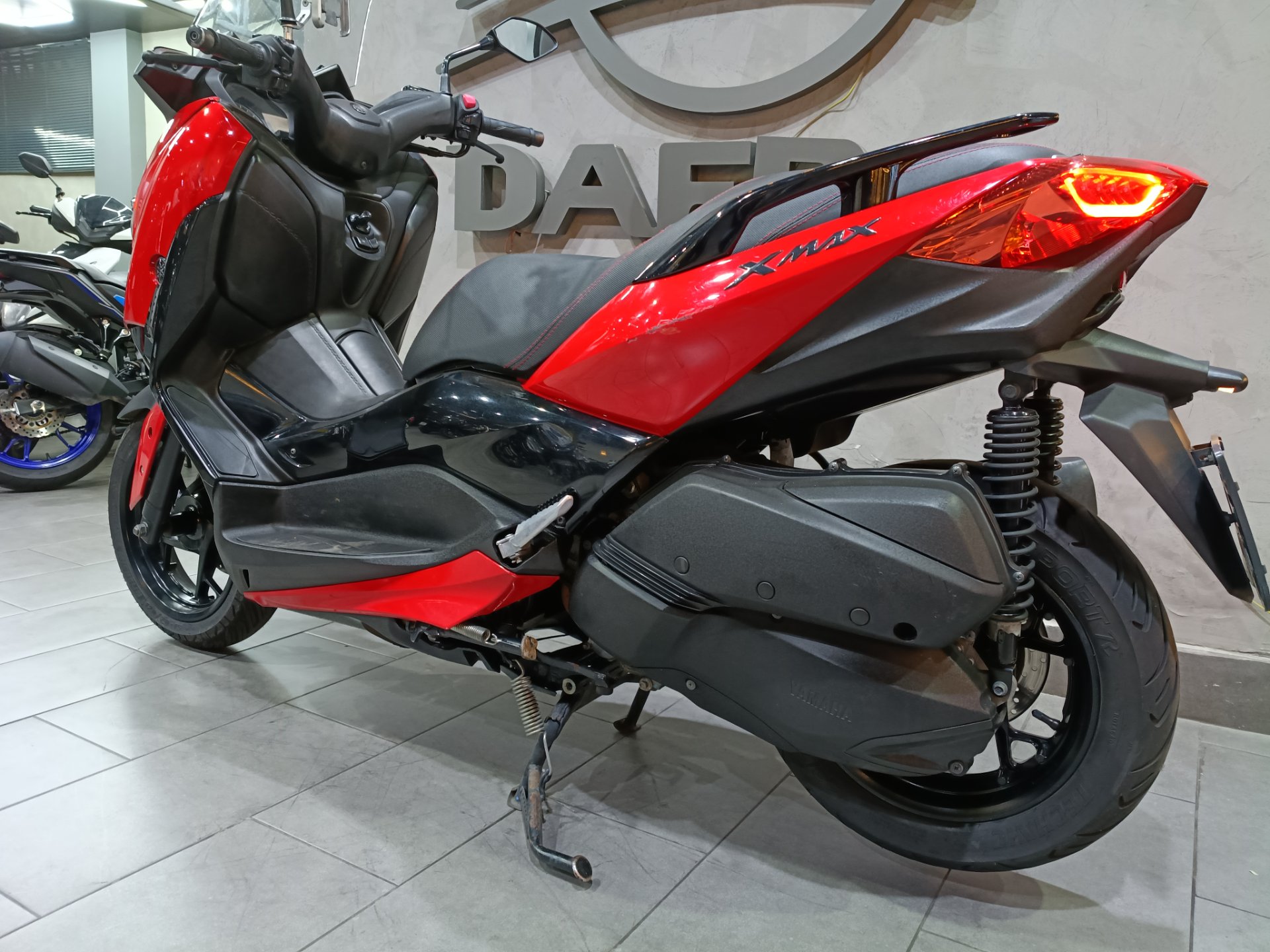 YAMAHA XMAX ABS