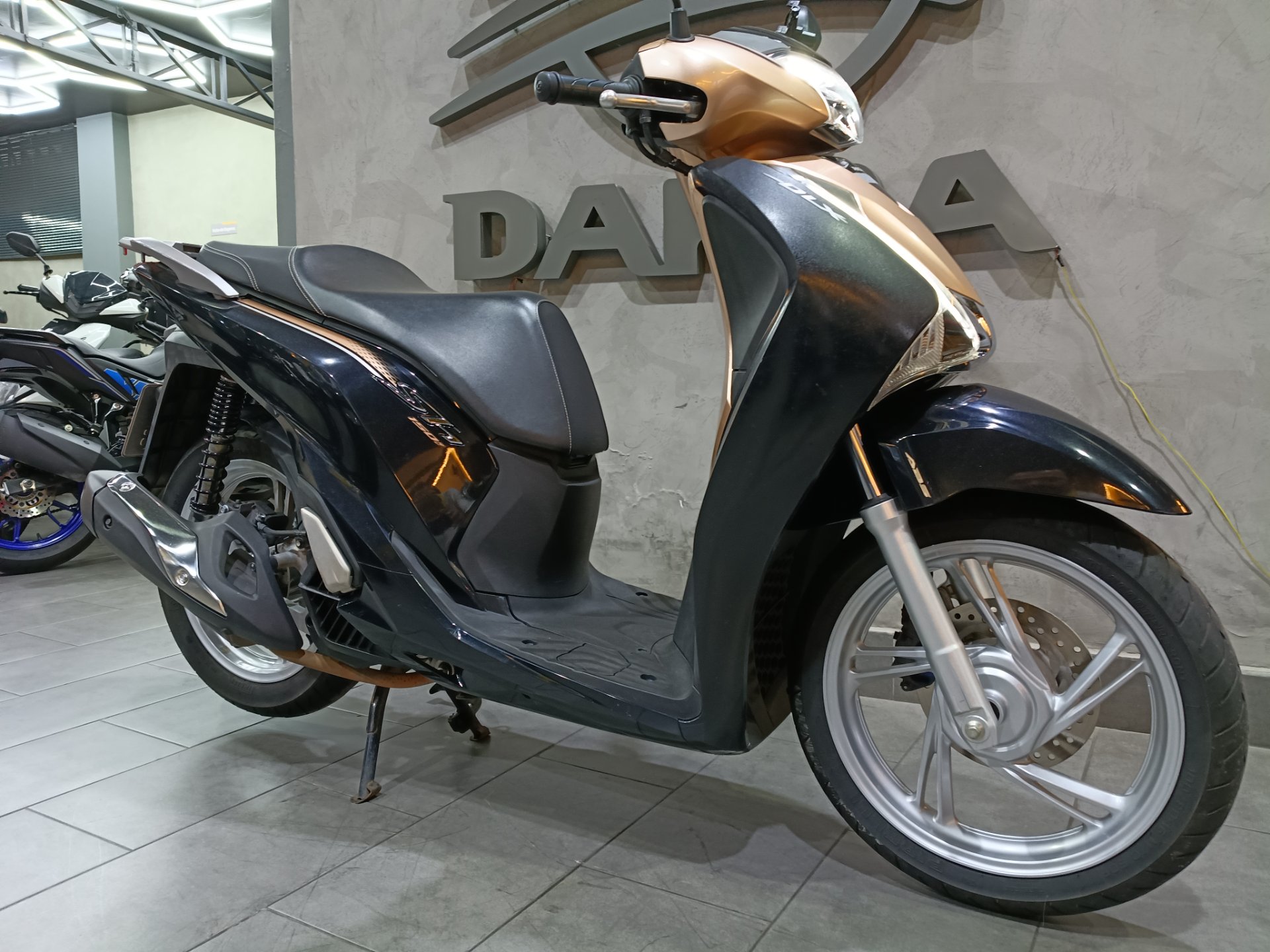 HONDA SH 150i DLX