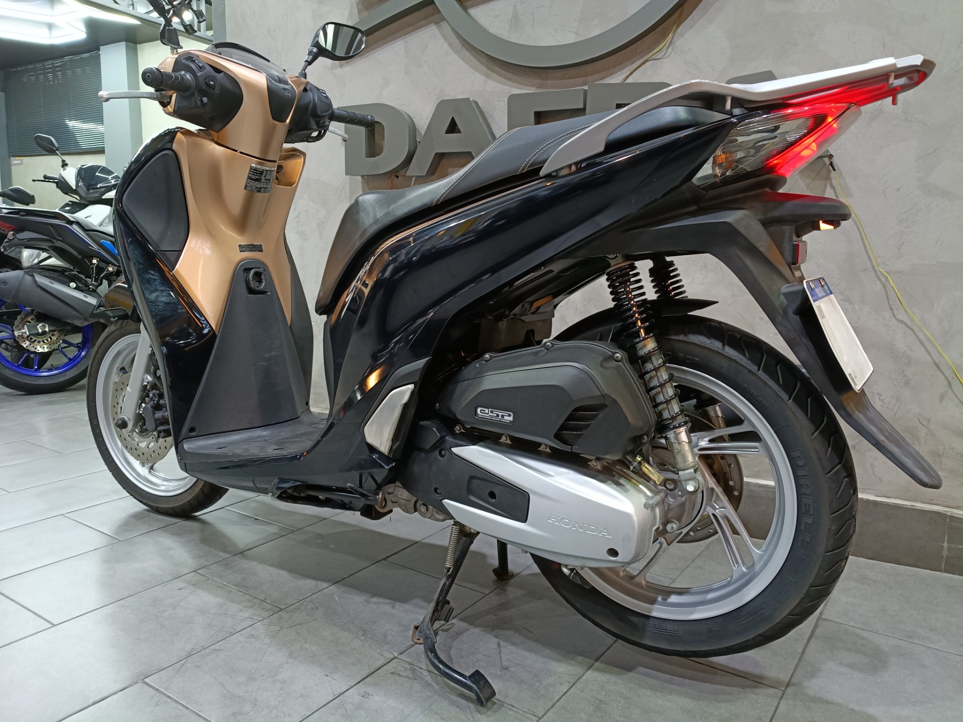HONDA SH 150i DLX