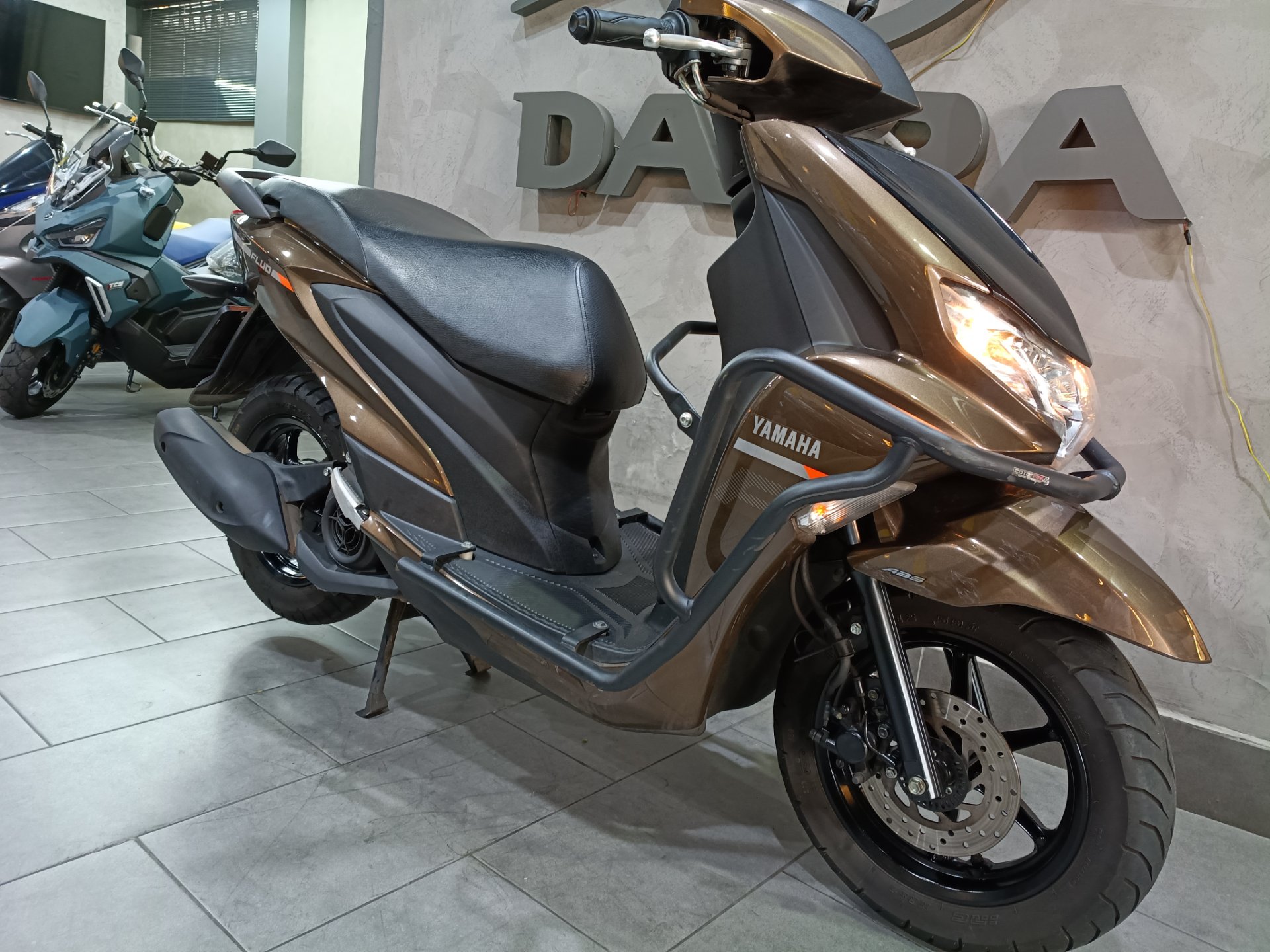 YAMAHA FLUO 125 ABS