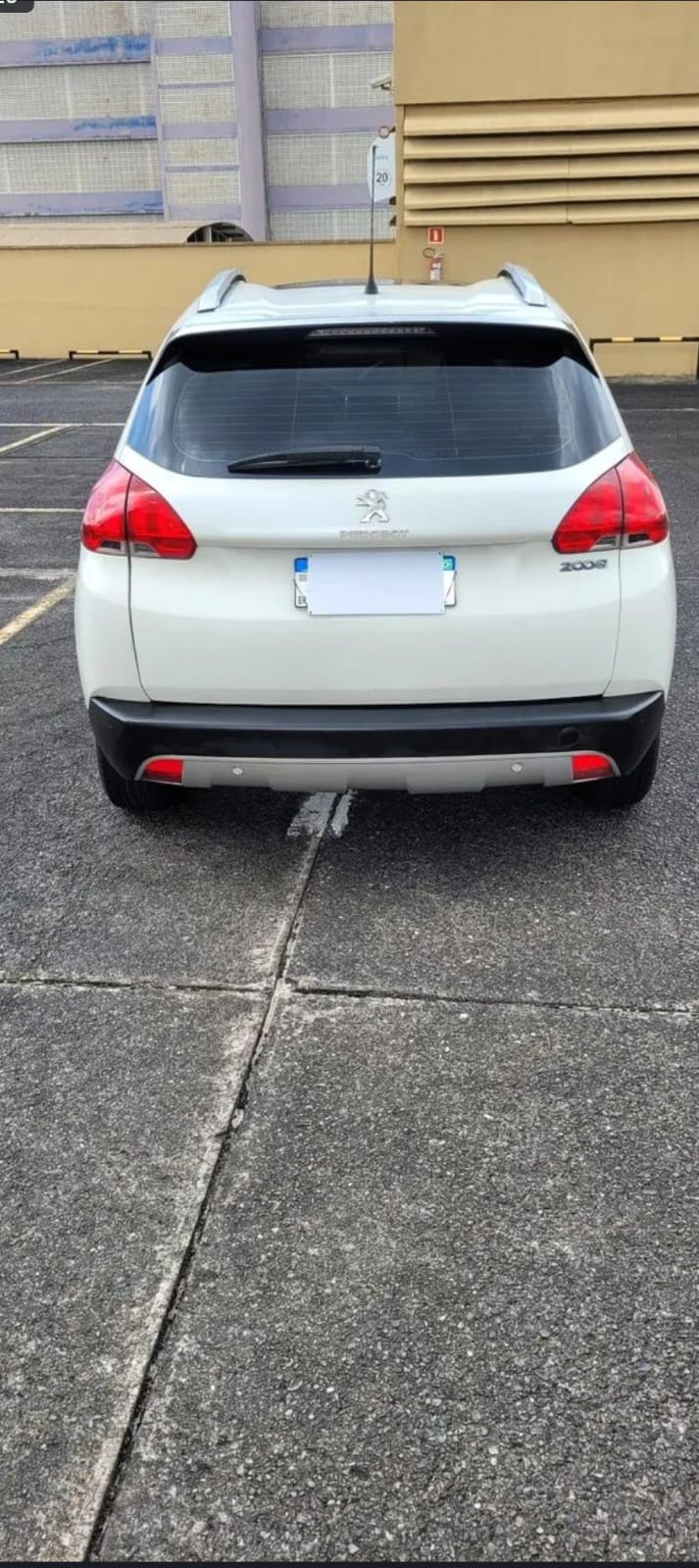 PEUGEOT 2008