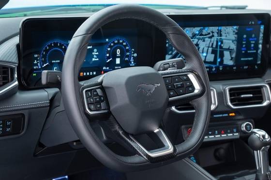 FORD MUSTANG