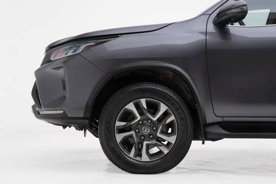 TOYOTA HILUX SW4