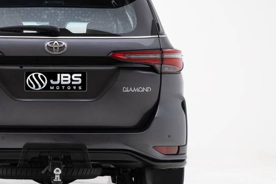 TOYOTA HILUX SW4