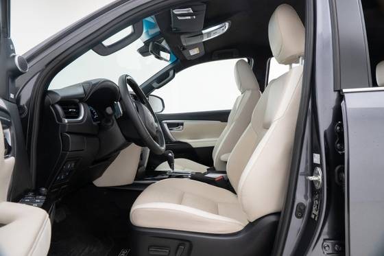 TOYOTA HILUX SW4
