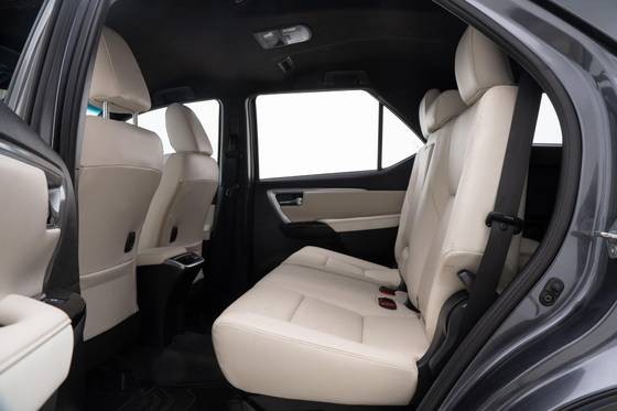 TOYOTA HILUX SW4