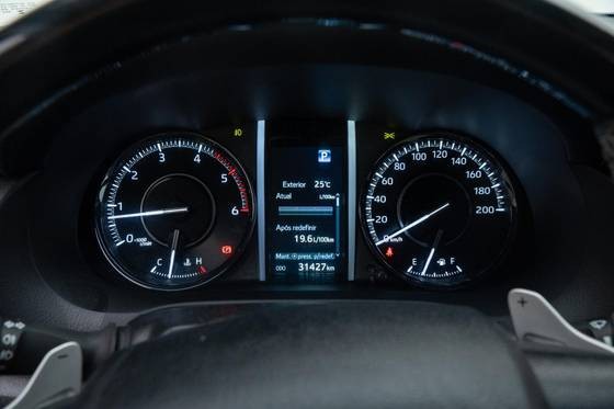 TOYOTA HILUX SW4