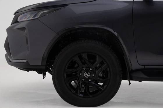 TOYOTA HILUX SW4