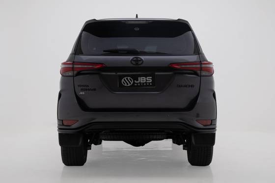 TOYOTA HILUX SW4