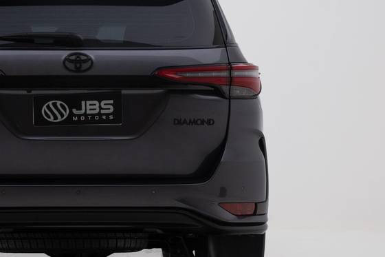 TOYOTA HILUX SW4