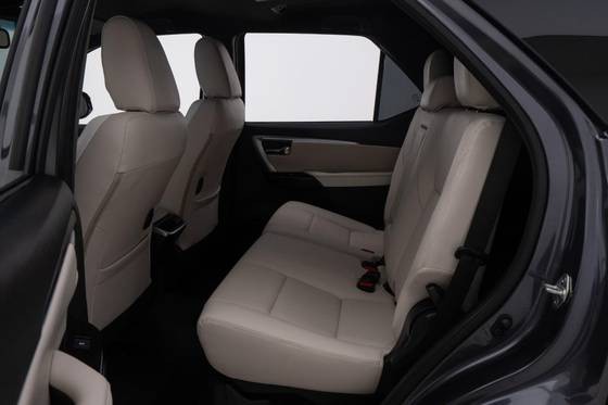 TOYOTA HILUX SW4