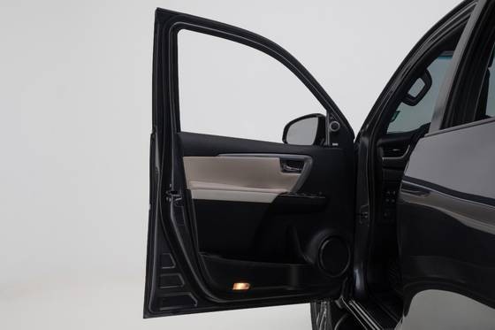 TOYOTA HILUX SW4