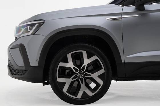 VOLKSWAGEN TAOS