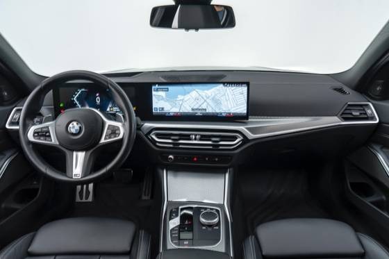 BMW 320i