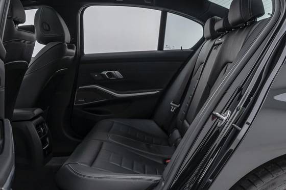 BMW 320i