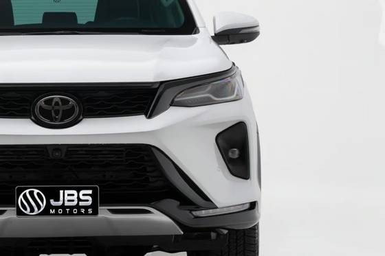 TOYOTA HILUX SW4