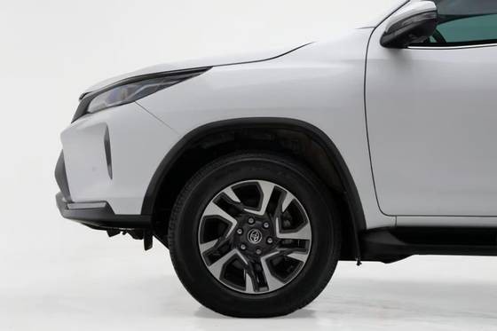 TOYOTA HILUX SW4